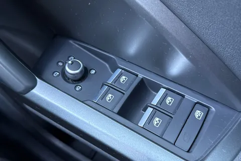 YC22HTZ Audi Q3 35 TFSI S Line 5dr S Tronic Thumbnail #37