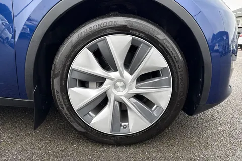 LC23GVN Tesla Model Y (Dual Motor) Long Range Auto 4WDE 5dr Thumbnail #7