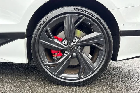 KW74VJY Audi A6 E-Tron Avant Avant Edition 1 e-tron performance  270,00 kW Thumbnail #13