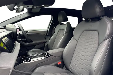 KW74VJY Audi A6 E-Tron Avant Avant Edition 1 e-tron performance  270,00 kW Thumbnail #17