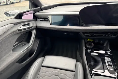 KW74VJY Audi A6 E-Tron Avant Avant Edition 1 e-tron performance  270,00 kW Thumbnail #21