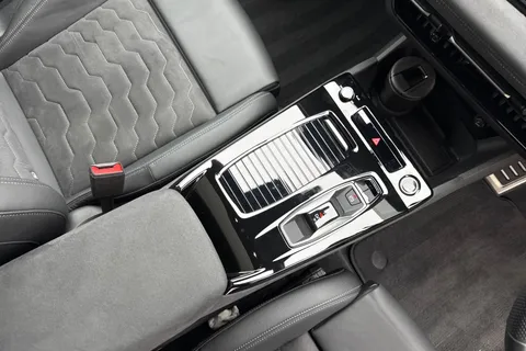 KW74VJY Audi A6 E-Tron Avant Avant Edition 1 e-tron performance  270,00 kW Thumbnail #24