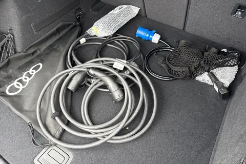 KW74VJY Audi A6 E-Tron Avant Avant Edition 1 e-tron performance  270,00 kW Thumbnail #39