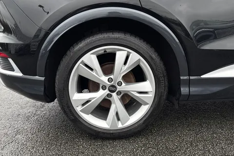 WD22LXH Audi Q4 e-tron Q4 Sportback S line 35 e-tron 125,00 kW Thumbnail #12