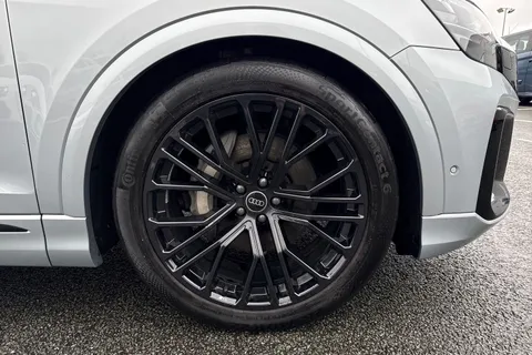 10 of 67 for Audi Q8 SUV Black Edition 50 TDI quattro 286 PS tiptronic