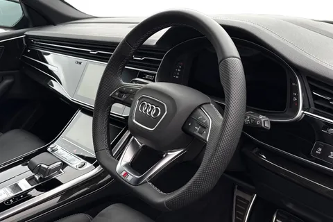 14 of 67 for Audi Q8 SUV Black Edition 50 TDI quattro 286 PS tiptronic