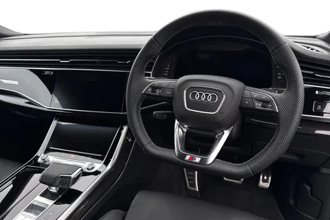 18 of 67 for Audi Q8 SUV Black Edition 50 TDI quattro 286 PS tiptronic