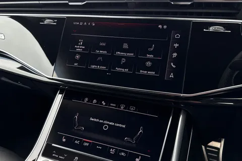 28 of 67 for Audi Q8 SUV Black Edition 50 TDI quattro 286 PS tiptronic