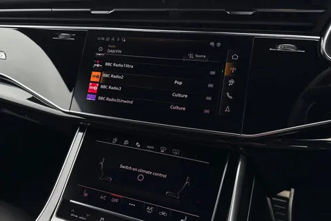 36 of 67 for Audi Q8 SUV Black Edition 50 TDI quattro 286 PS tiptronic