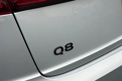 43 of 67 for Audi Q8 SUV Black Edition 50 TDI quattro 286 PS tiptronic