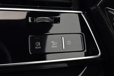 54 of 67 for Audi Q8 SUV Black Edition 50 TDI quattro 286 PS tiptronic