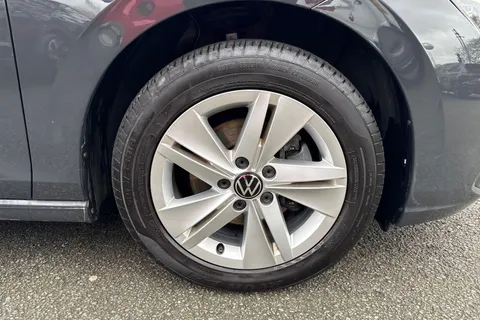 DA72HZM Volkswagen Golf 1.5 TSI Life 5dr | Discover Media Navigation |  App-Connect Thumbnail #10