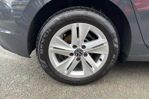 DA72HZM Volkswagen Golf 1.5 TSI Life 5dr | Discover Media Navigation |  App-Connect Thumbnail #11