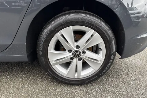 12 of 44 for Volkswagen Golf 1.5 TSI Life 5dr | Discover Media Navigation | App-Connect