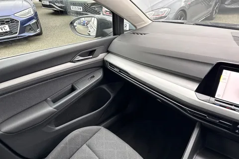 20 of 44 for Volkswagen Golf 1.5 TSI Life 5dr | Discover Media Navigation | App-Connect