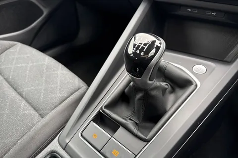 23 of 44 for Volkswagen Golf 1.5 TSI Life 5dr | Discover Media Navigation | App-Connect