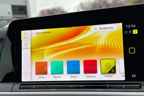 31 of 44 for Volkswagen Golf 1.5 TSI Life 5dr | Discover Media Navigation | App-Connect