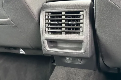 36 of 44 for Volkswagen Golf 1.5 TSI Life 5dr | Discover Media Navigation | App-Connect