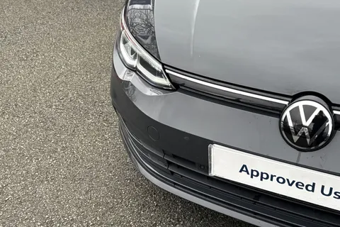 38 of 44 for Volkswagen Golf 1.5 TSI Life 5dr | Discover Media Navigation | App-Connect