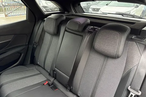 DA23HLK PEUGEOT 3008 1.2 PureTech Allure Premium + EAT Euro 6 (s/s) 5dr Thumbnail #20