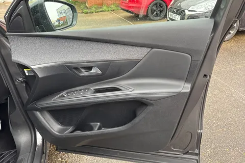 DA23HLK PEUGEOT 3008 1.2 PureTech Allure Premium + EAT Euro 6 (s/s) 5dr Thumbnail #22