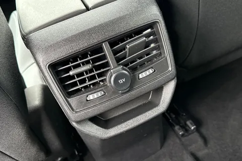 DA23HLK PEUGEOT 3008 1.2 PureTech Allure Premium + EAT Euro 6 (s/s) 5dr Thumbnail #38