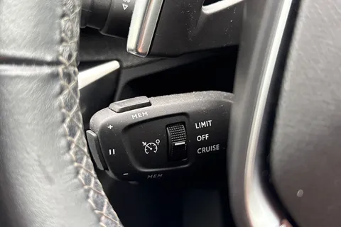 DA23HLK PEUGEOT 3008 1.2 PureTech Allure Premium + EAT Euro 6 (s/s) 5dr Thumbnail #43