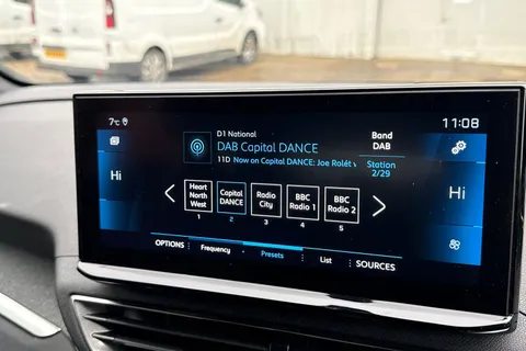 DA23HLK PEUGEOT 3008 1.2 PureTech Allure Premium + EAT Euro 6 (s/s) 5dr Thumbnail #47