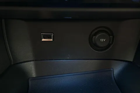 DA23HLK PEUGEOT 3008 1.2 PureTech Allure Premium + EAT Euro 6 (s/s) 5dr Thumbnail #60