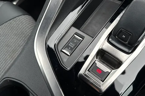 DA23HLK PEUGEOT 3008 1.2 PureTech Allure Premium + EAT Euro 6 (s/s) 5dr Thumbnail #62