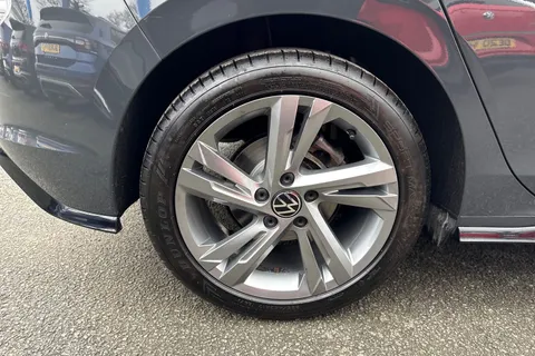 VE71BUH Volkswagen Golf 1.5 TSI R-Line 5dr | Heated Seats | ACC Thumbnail #10