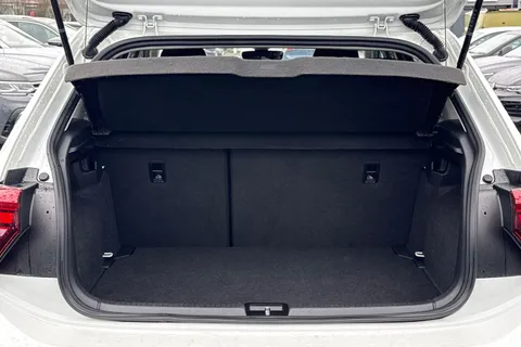 7 of 43 for Volkswagen Polo 1.0 Life 5dr **REAR VIEW CAMERA, REAR TINTS**