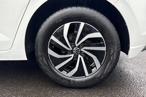 13 of 43 for Volkswagen Polo 1.0 Life 5dr **REAR VIEW CAMERA, REAR TINTS**