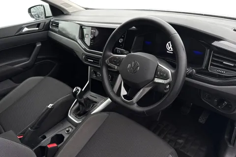 14 of 43 for Volkswagen Polo 1.0 Life 5dr **REAR VIEW CAMERA, REAR TINTS**