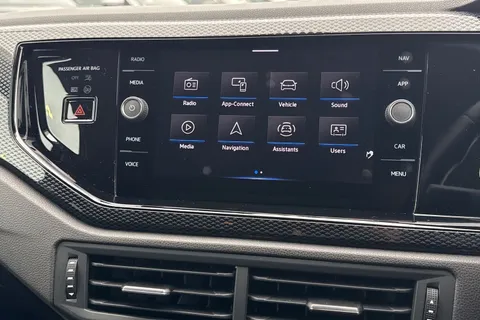 17 of 43 for Volkswagen Polo 1.0 Life 5dr **REAR VIEW CAMERA, REAR TINTS**