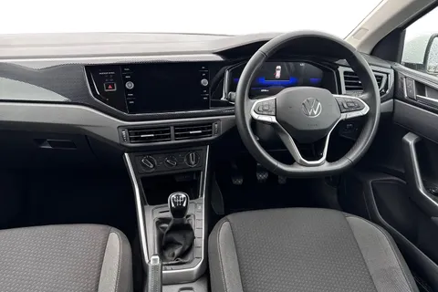 18 of 43 for Volkswagen Polo 1.0 Life 5dr **REAR VIEW CAMERA, REAR TINTS**