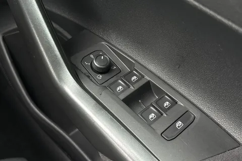 21 of 43 for Volkswagen Polo 1.0 Life 5dr **REAR VIEW CAMERA, REAR TINTS**