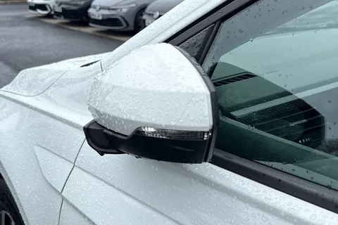 26 of 43 for Volkswagen Polo 1.0 Life 5dr **REAR VIEW CAMERA, REAR TINTS**