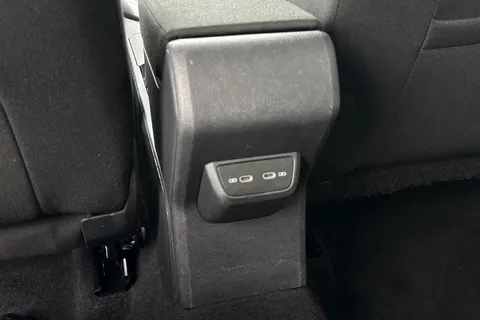 27 of 43 for Volkswagen Polo 1.0 Life 5dr **REAR VIEW CAMERA, REAR TINTS**