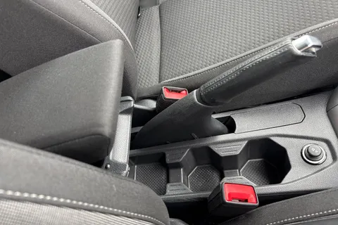 34 of 43 for Volkswagen Polo 1.0 Life 5dr **REAR VIEW CAMERA, REAR TINTS**