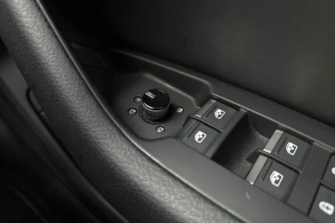 43 of 66 for Audi A6 Saloon S line 40 TDI quattro 204 PS S tronic