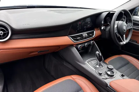 WP66LNC Alfa Romeo Giulia 2.2 TD Super Auto Euro 6 (s/s) 4dr Thumbnail #16