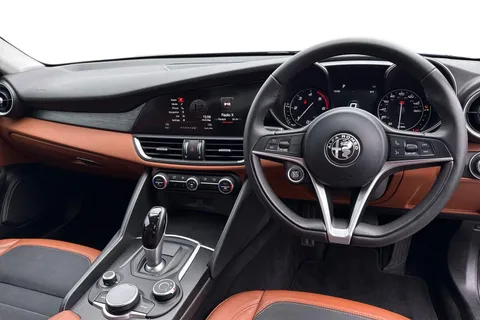 WP66LNC Alfa Romeo Giulia 2.2 TD Super Auto Euro 6 (s/s) 4dr Thumbnail #19