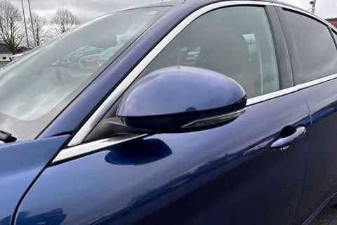 WP66LNC Alfa Romeo Giulia 2.2 TD Super Auto Euro 6 (s/s) 4dr Thumbnail #29