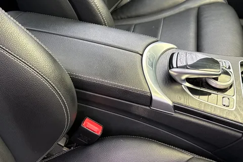 DX17YTA Mercedes-Benz C Class 1.6 C200d AMG Line (Premium Plus) G-Tronic+ Euro 6 (s/s) 4dr Thumbnail #32