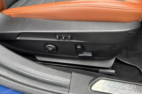 WP66LNC Alfa Romeo Giulia 2.2 TD Super Auto Euro 6 (s/s) 4dr Thumbnail #38