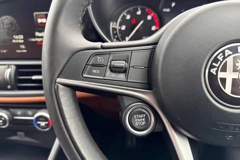 WP66LNC Alfa Romeo Giulia 2.2 TD Super Auto Euro 6 (s/s) 4dr Thumbnail #40
