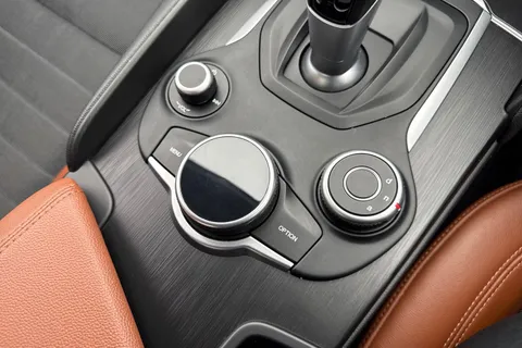 WP66LNC Alfa Romeo Giulia 2.2 TD Super Auto Euro 6 (s/s) 4dr Thumbnail #58