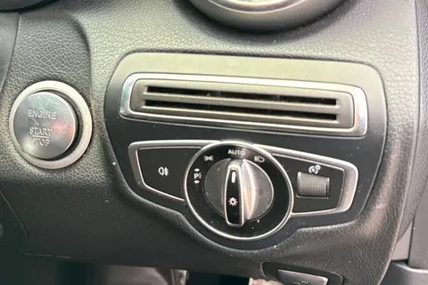 DX17YTA Mercedes-Benz C Class 1.6 C200d AMG Line (Premium Plus) G-Tronic+ Euro 6 (s/s) 4dr Thumbnail #62