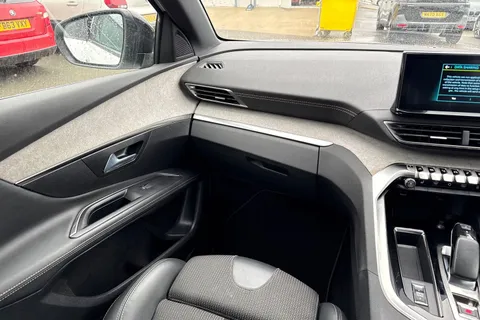JSZ6856 PEUGEOT 3008 1.6 13.2kWh GT e-EAT Euro 6 (s/s) 5dr Thumbnail #21